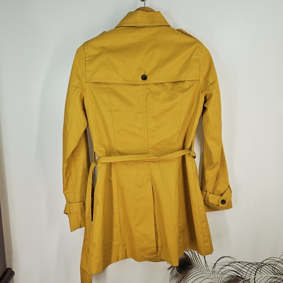 Double breasted trench coat by Banana Republic size small yellow/mustard - Picture 3 of 3